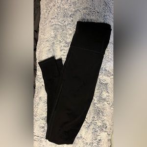 LULULEMON LEGGINGS size 6